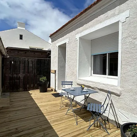 Maison La Gueriniere, 1 Piece, 2 Personnes - Fr-1-224b-224 Holiday home *